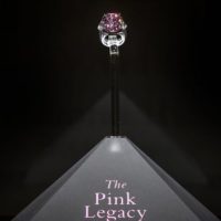 Самый дорогой розовый бриллиант Pink Legacy