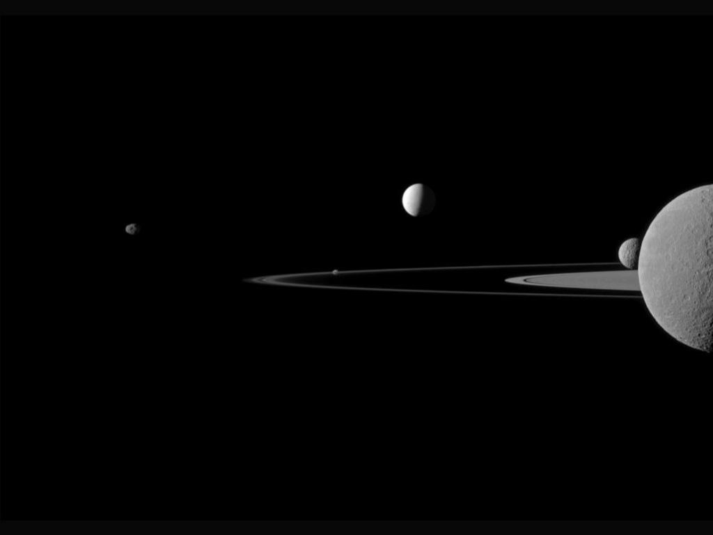 Сатурн – рекордсмен по количеству спутников
