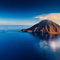Стромболи: итальянский остров огня