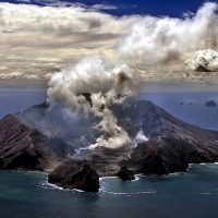 Извержение вулкана Уайт-Айленд в Новой Зеландии