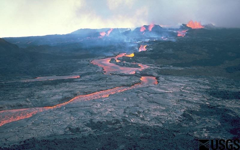 История бомбардировки вулкана Мауна-Лоа