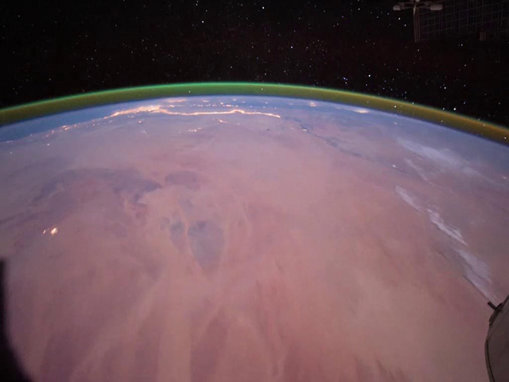 Учёные зафиксировали зелёное кислородное свечение в атмосфере Марса