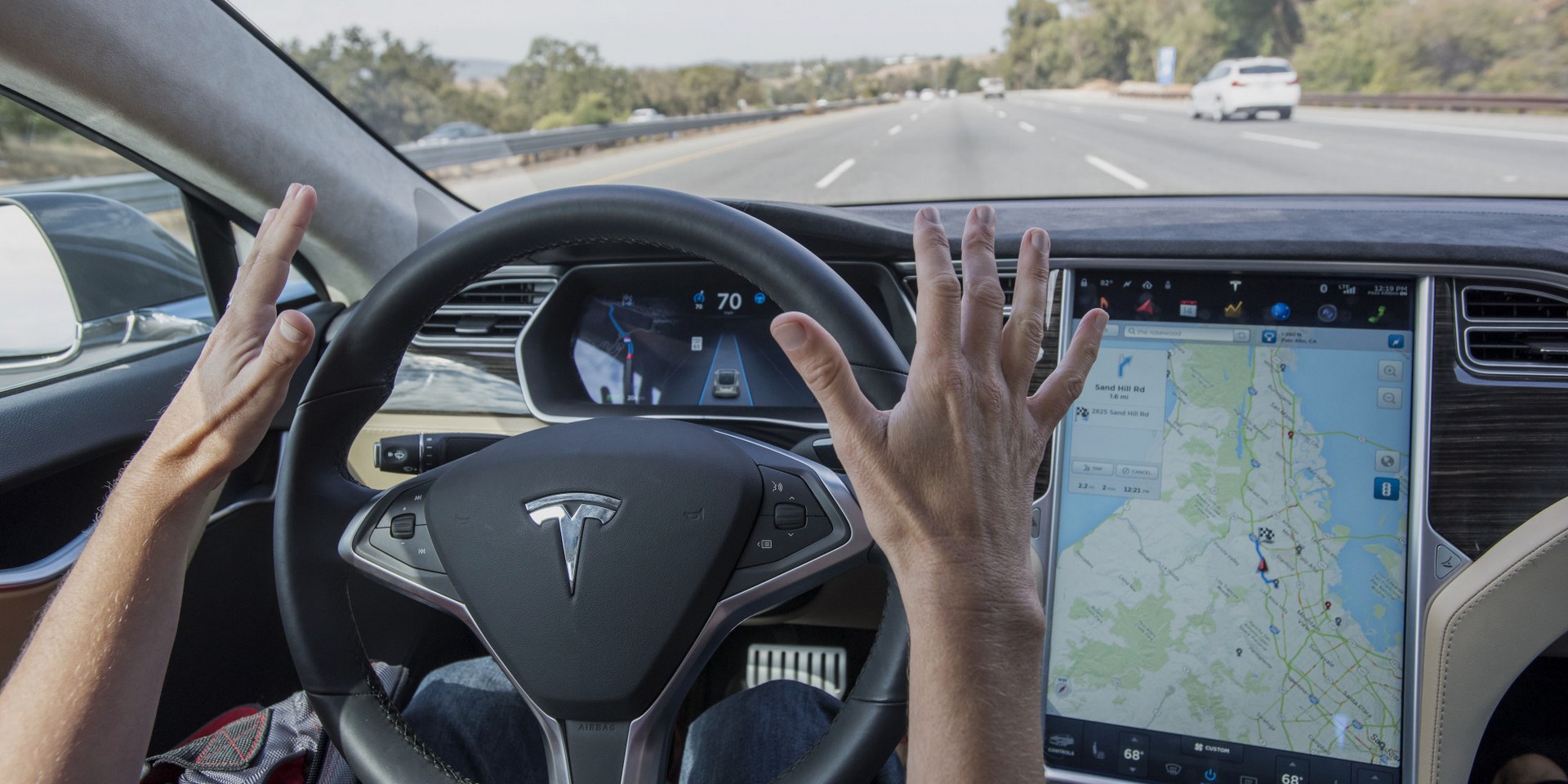 Учёные отметили негативное влияние автопилота Tesla на внимательность водителей