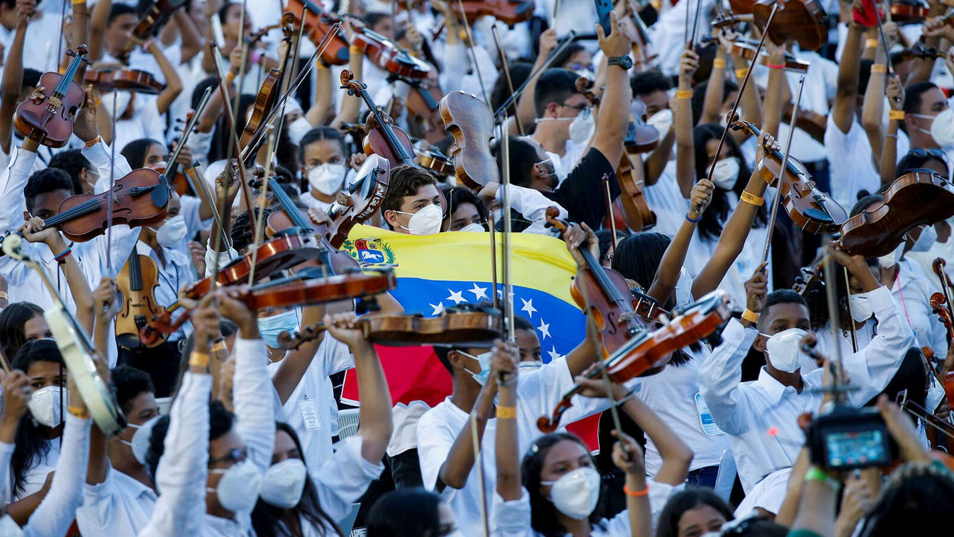 Венесуэльский оркестр El Sistema признали самым большим в мире