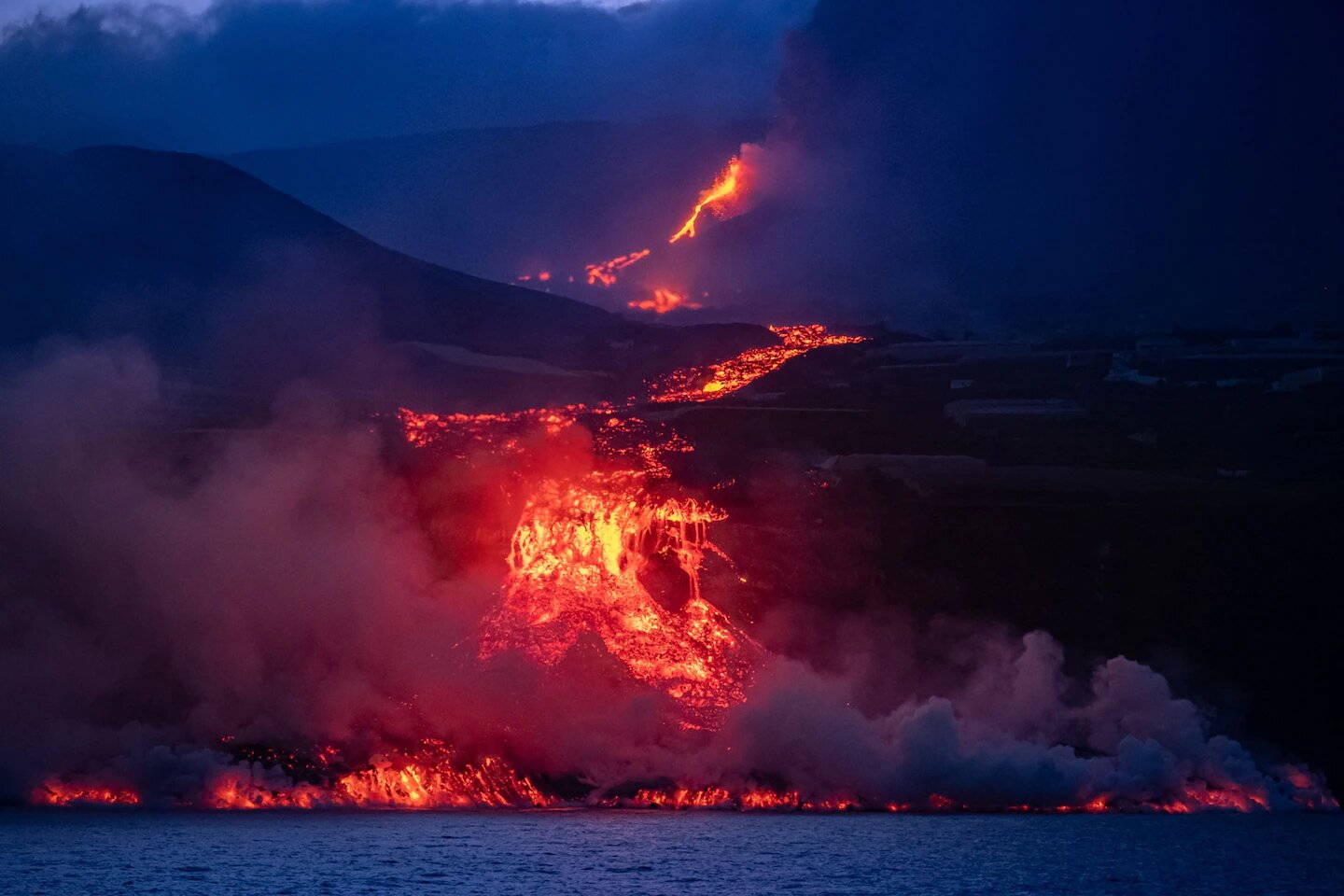 Кумбре-Вьеха: извержение вулкана на острове Пальма