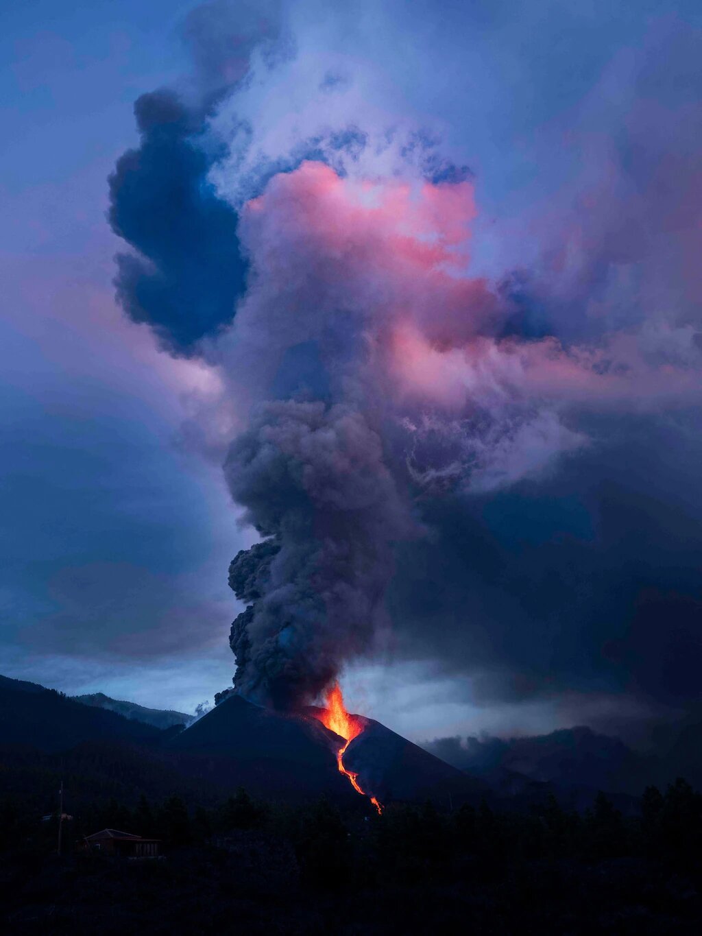 Кумбре-Вьеха: извержение вулкана на острове Пальма
