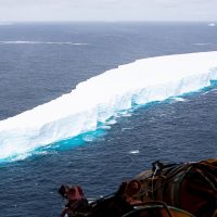A-68: гигантский айсберг сбросил в океан 152 млрд тонн воды