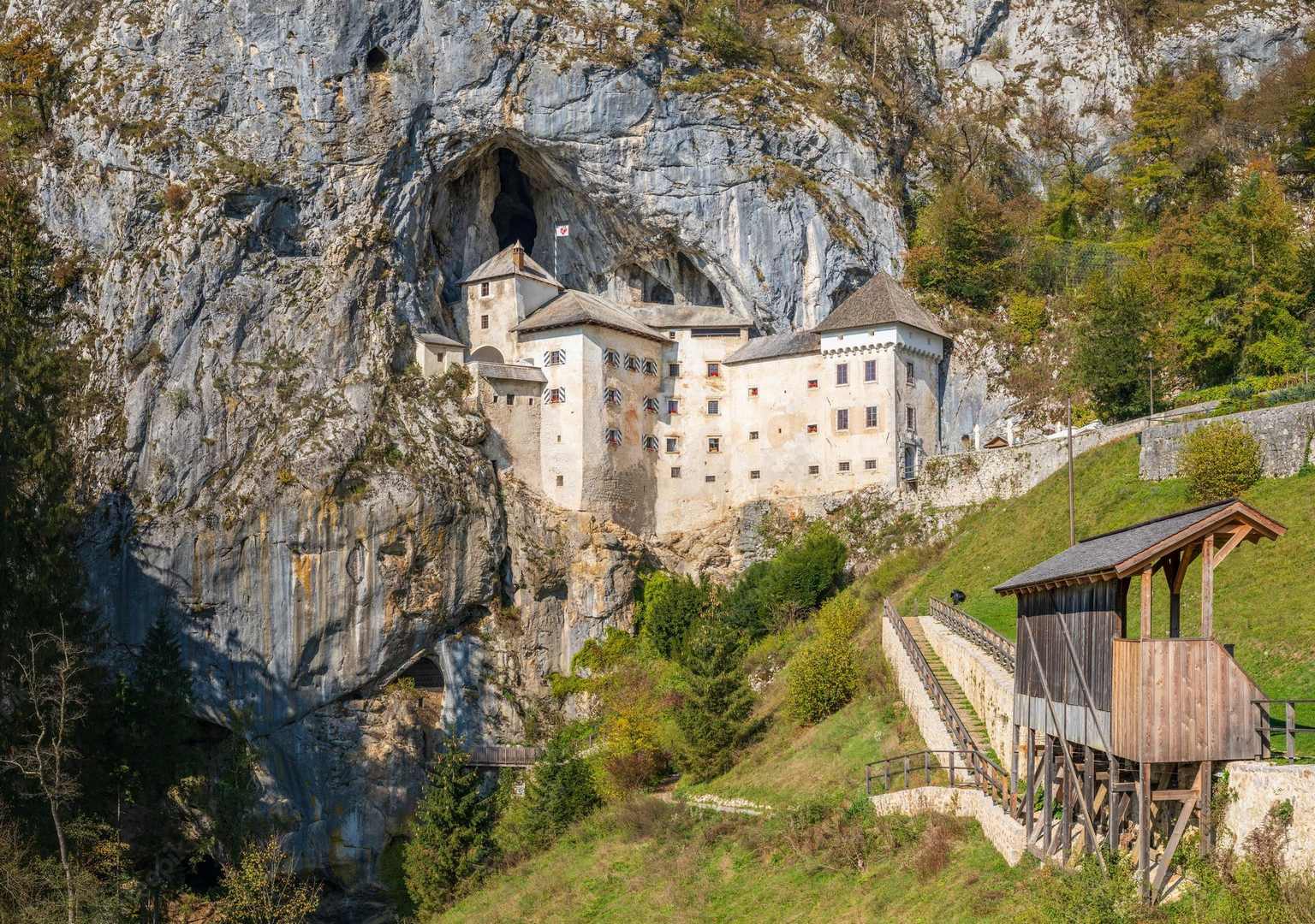 Предъямский замок: самая большая пещерная крепость