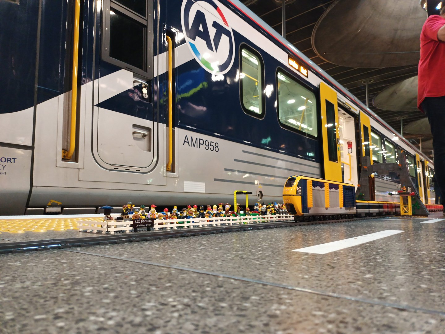 Поезд из Lego с самым большим количеством вагонов: 101
