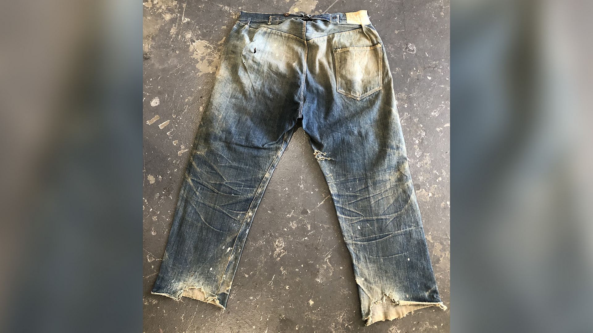 Винтажные джинсы Levi's продали за $87400