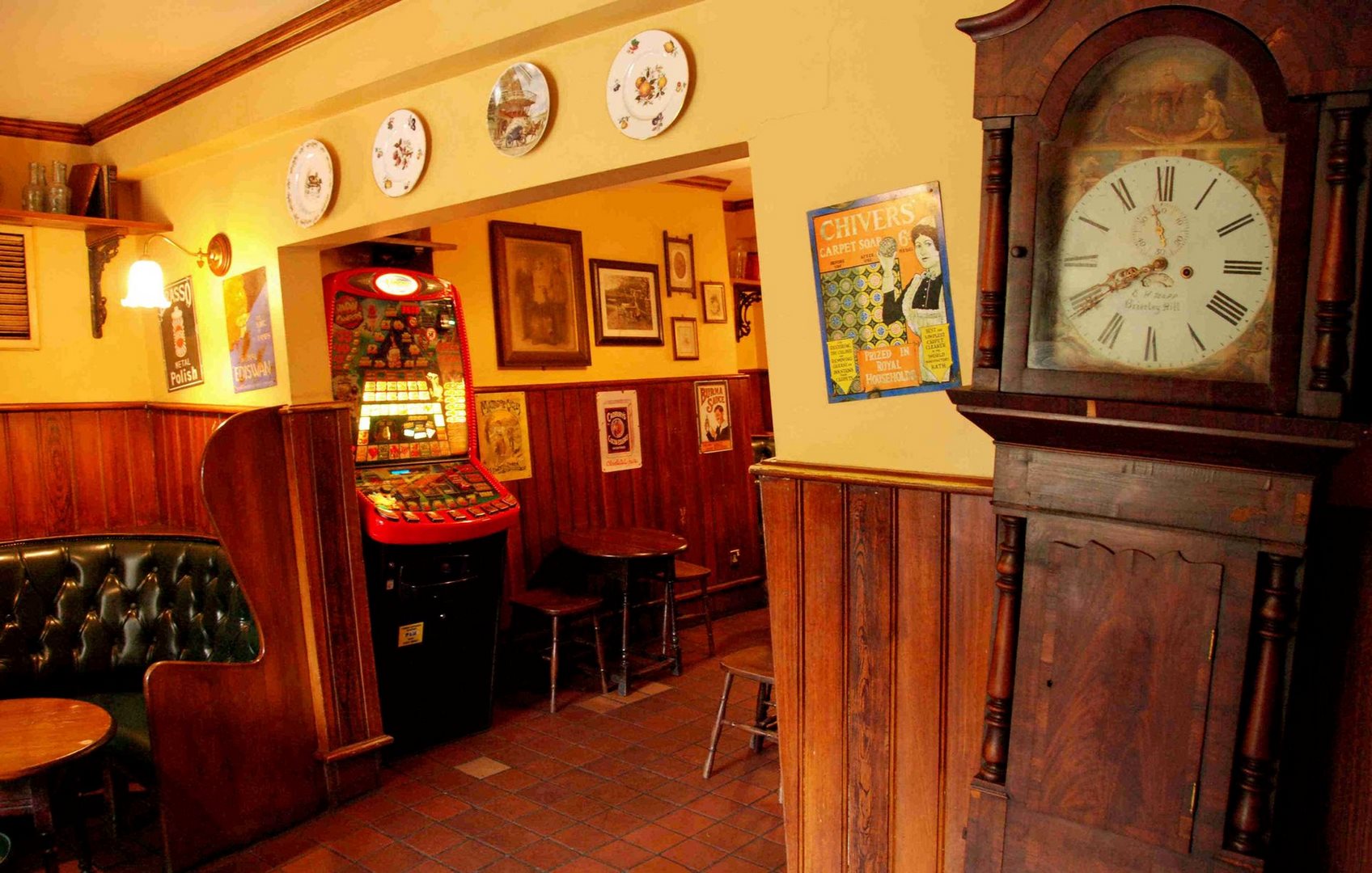 The Crooked House: самый странный бар в мире