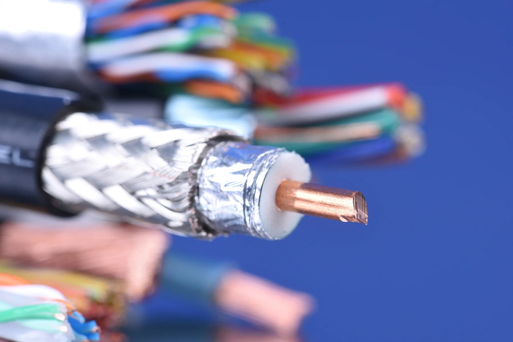 Специальные коаксиальные кабели 50 Ом: низкошумящие, высоковольтные, высокочастотные