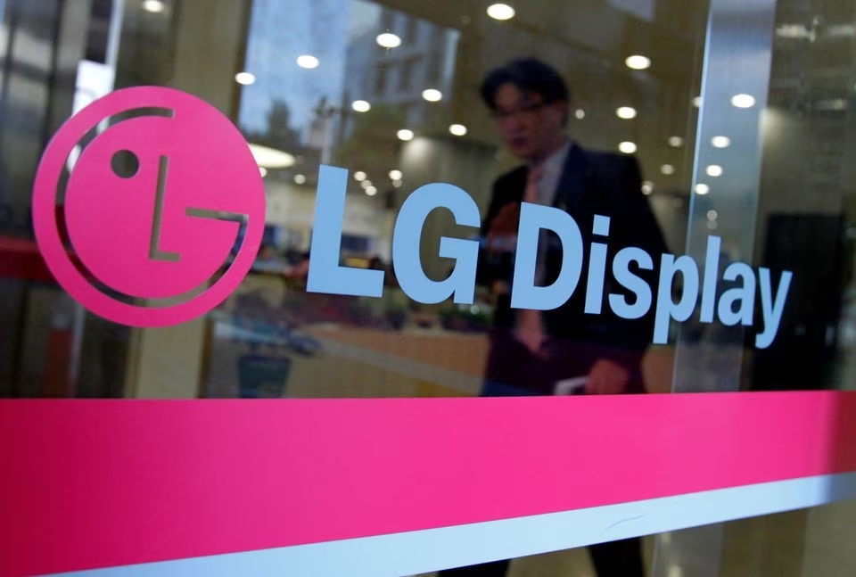 Samsung будет покупать OLED-панели у LG