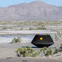 Зонд OSIRIS-REx доставил на Землю образец грунта с астероида Бенну