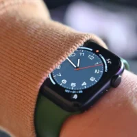 Обзор Apple Watch SE: бюджетный флагман в сегменте смарт-часов