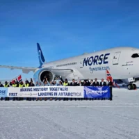 Boeing 787-9 Dreamliner впервые приземлился в Антарктиде