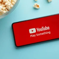 YouTube тестирует кнопку-рандомайзер «play something»