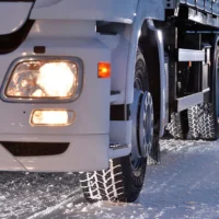 Як обрати зимові шини на вантажівку