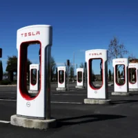 Быстрая зарядка Tesla: технология и преимущества