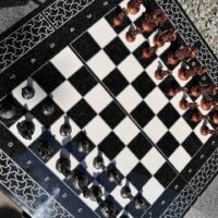 Шахматы из камня – идеальный подарок для любителей стратегии