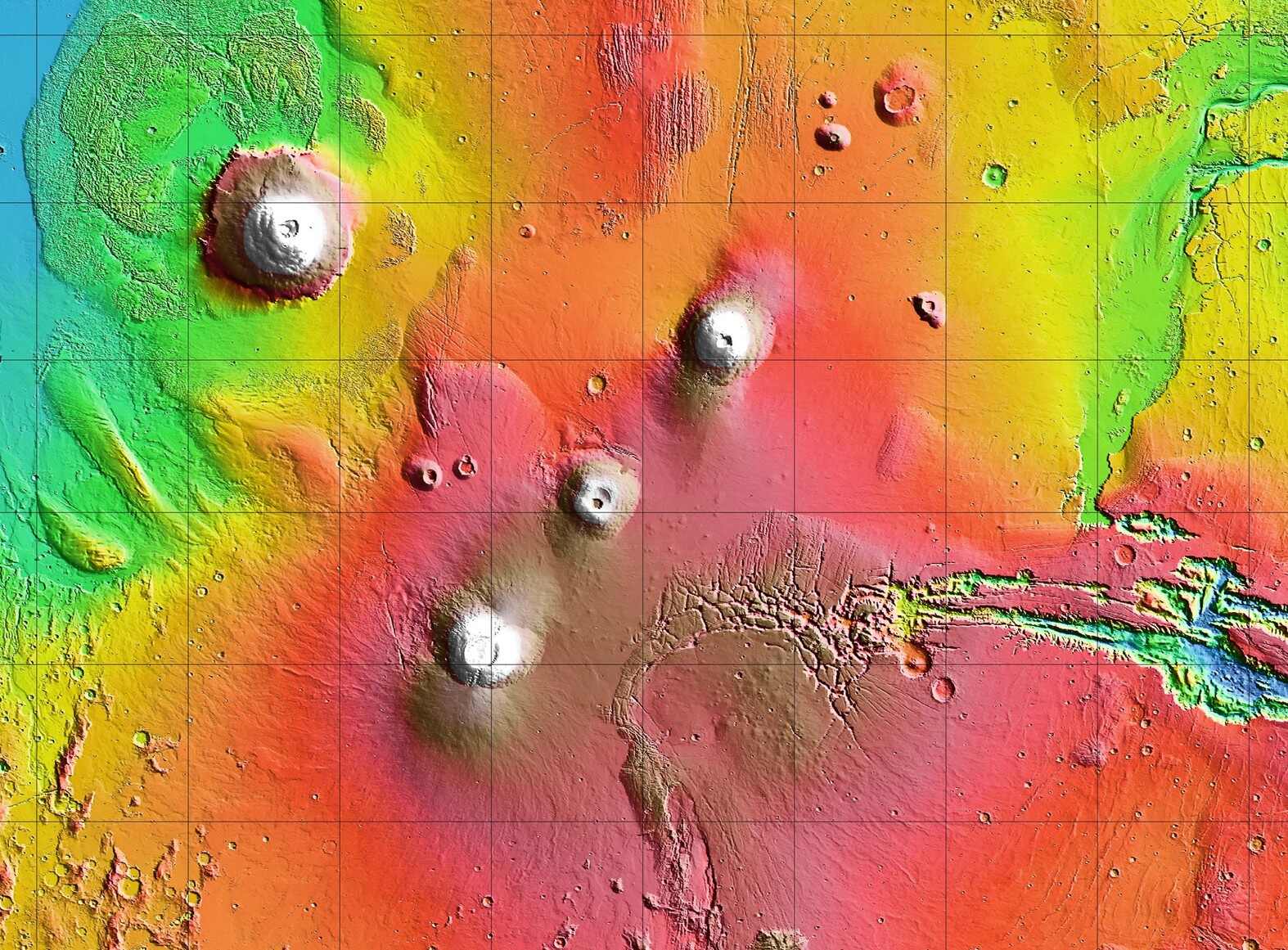 Рідкісний вид на вулкан Arsia Mons на Марсі