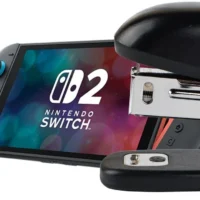 Нью-йоркські покупці отримали Switch 2 з дірками в екрані