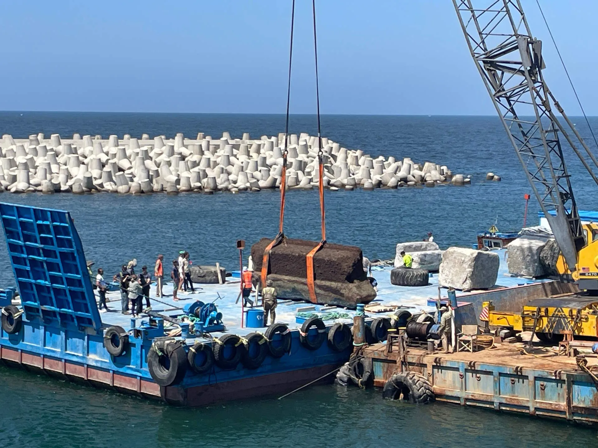 Блоки Александрійського маяка підняли з дна Середземного моря